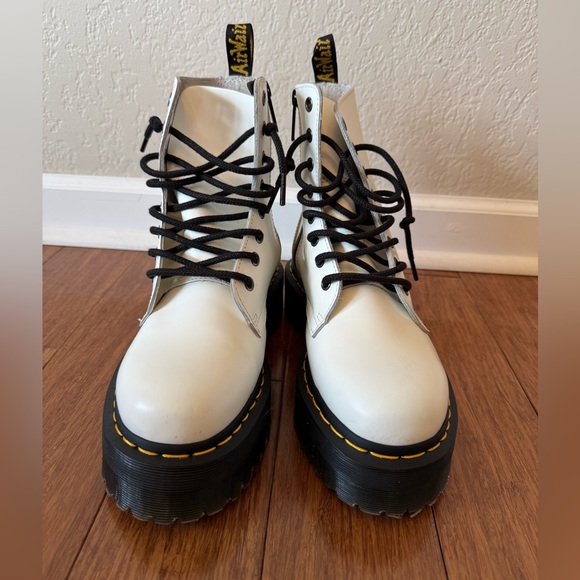 SOLD⚫️Doc Dr. Martens Jadon Women's Size 7 Smooth Leather Platform White Boots - Picture 3 of 12